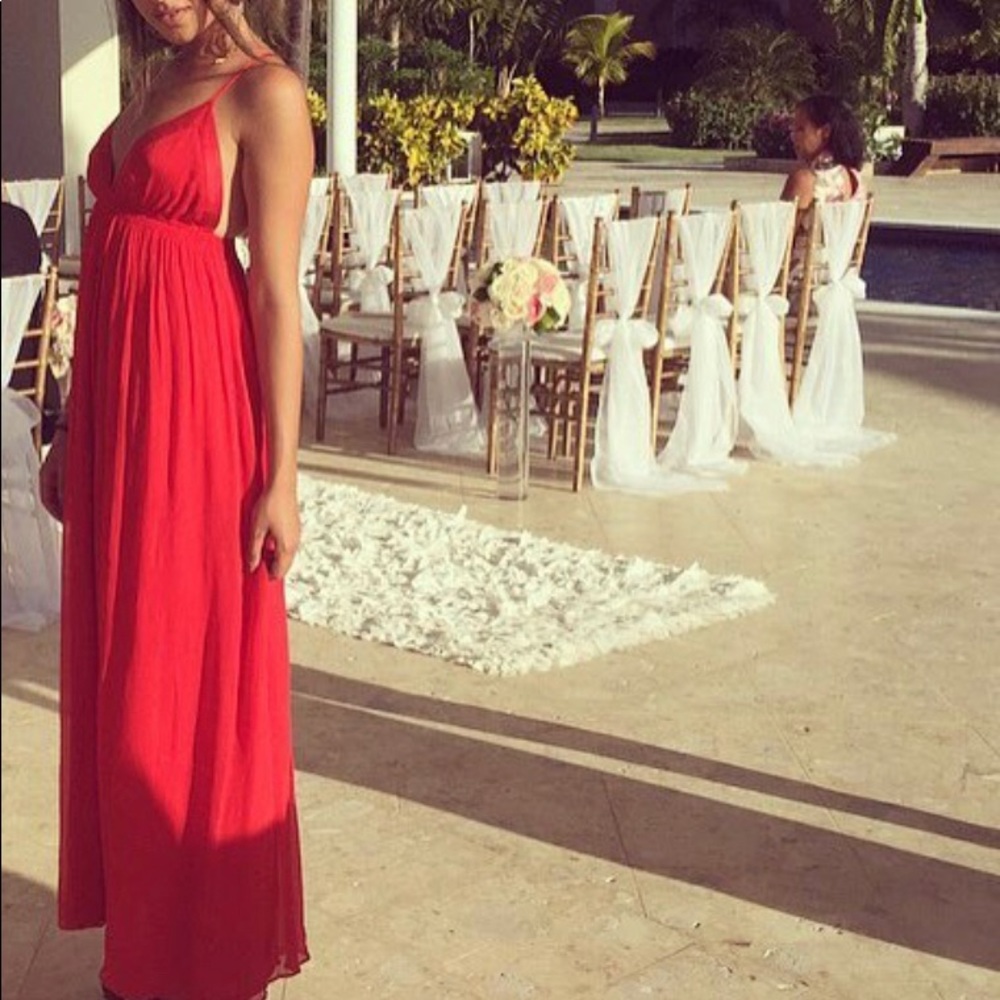Absolutely stunning red dress from Paris ❤️